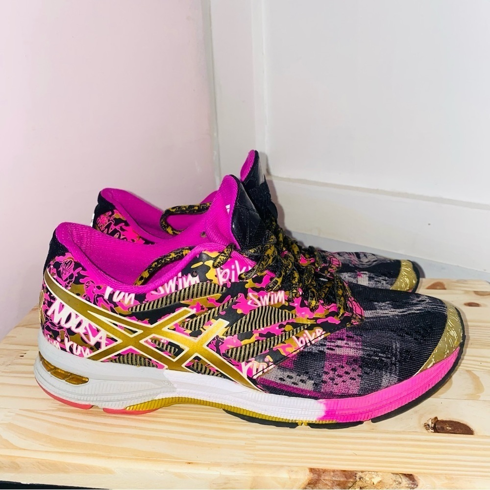 ASICS GEL-Noosa Tri 10 Gold Ribbon Running Shoes